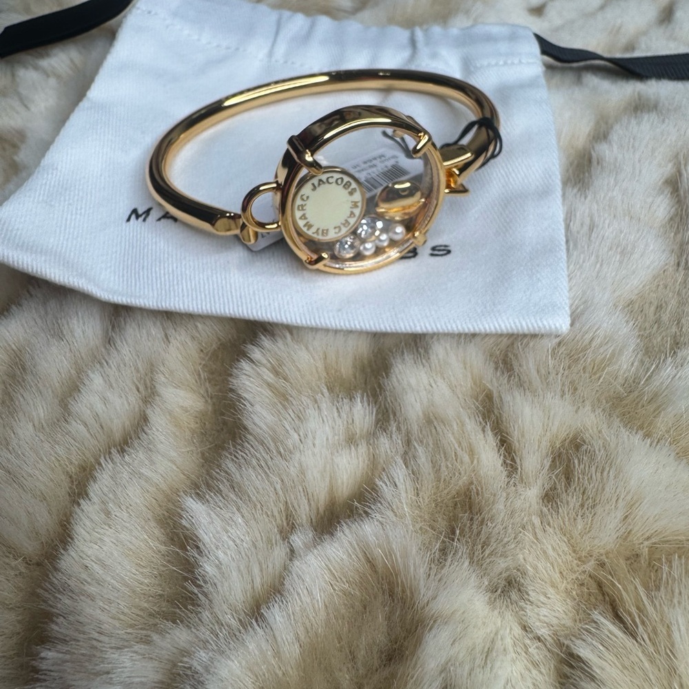 Marc Jacobs Gold and Cream Floating Charm Bracelet NWT, with MJ Dustbag.